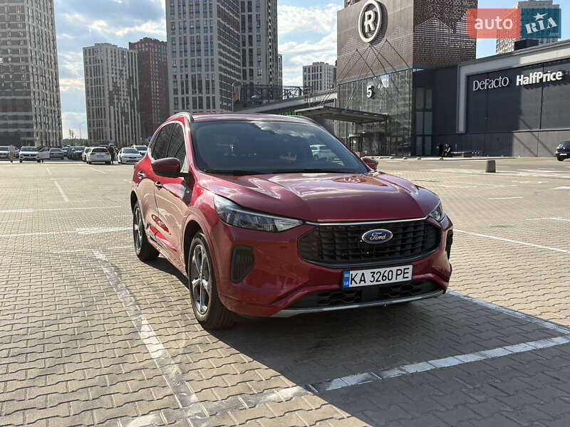 Позашляховик / Кросовер Ford Escape 2024 в 