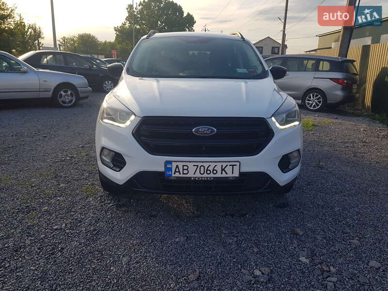 Позашляховик / Кросовер Ford Escape 2019 в 