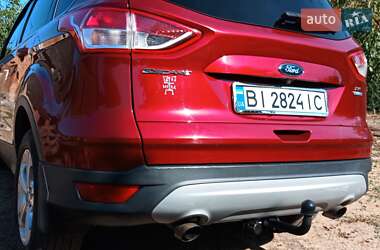 Позашляховик / Кросовер Ford Escape 2015 в 