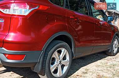 Позашляховик / Кросовер Ford Escape 2015 в 
