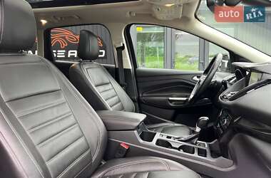 Внедорожник / Кроссовер Ford Escape 2017 в 