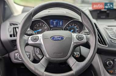 Внедорожник / Кроссовер Ford Escape 2015 в 