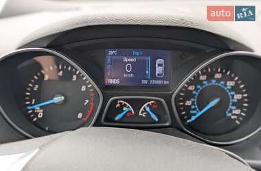 Внедорожник / Кроссовер Ford Escape 2015 в 