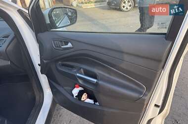 Внедорожник / Кроссовер Ford Escape 2017 в Кривом Роге