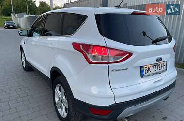 Позашляховик / Кросовер Ford Escape 2015 в 