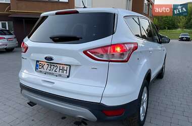 Позашляховик / Кросовер Ford Escape 2015 в 
