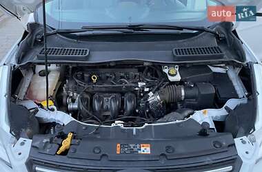 Позашляховик / Кросовер Ford Escape 2015 в 