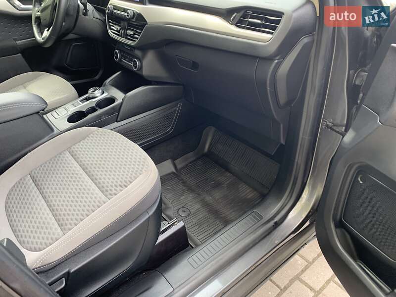 Внедорожник / Кроссовер Ford Escape 2020 в Львове