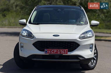 Внедорожник / Кроссовер Ford Escape 2020 в 