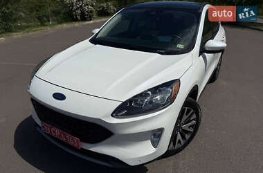 Внедорожник / Кроссовер Ford Escape 2020 в 
