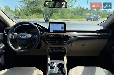 Внедорожник / Кроссовер Ford Escape 2020 в 