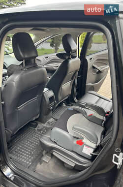 Позашляховик / Кросовер Ford Escape 2014 в 