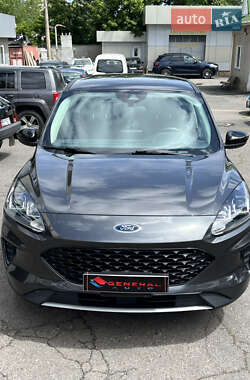 Внедорожник / Кроссовер Ford Escape 2020 в 