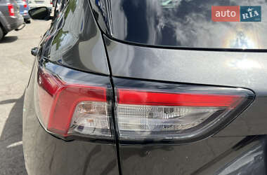 Внедорожник / Кроссовер Ford Escape 2020 в 