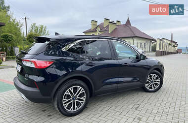 Внедорожник / Кроссовер Ford Escape 2021 в 