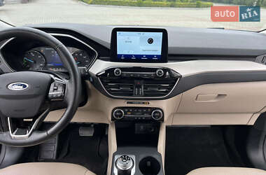 Внедорожник / Кроссовер Ford Escape 2021 в 