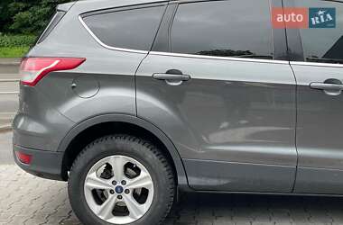 Внедорожник / Кроссовер Ford Escape 2014 в 