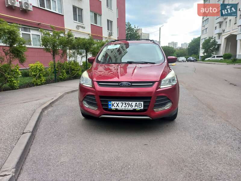 Позашляховик / Кросовер Ford Escape 2013 в 