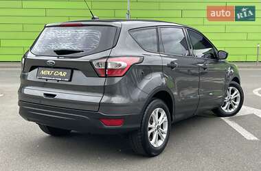 Внедорожник / Кроссовер Ford Escape 2018 в 