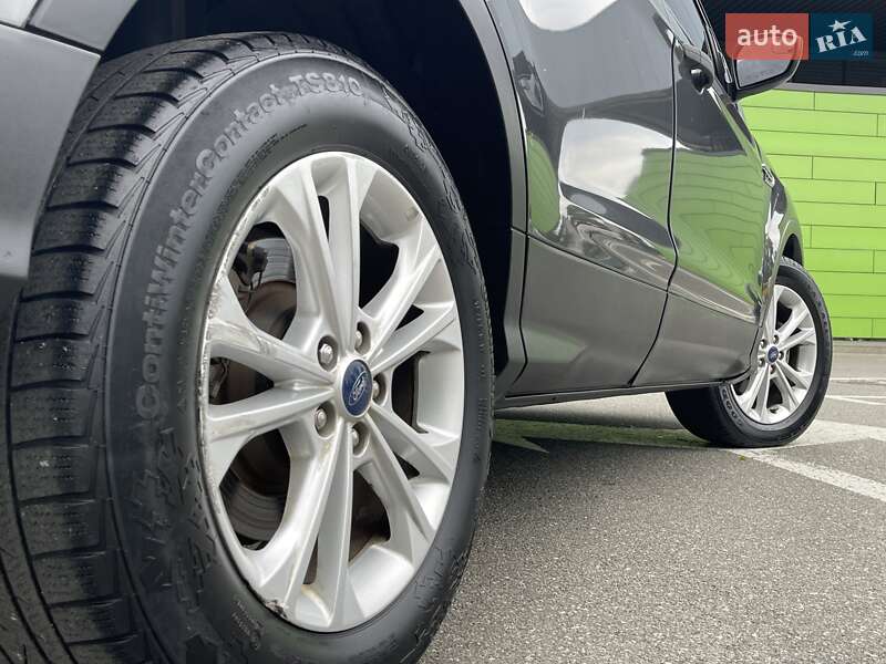 Внедорожник / Кроссовер Ford Escape 2018 в Киеве