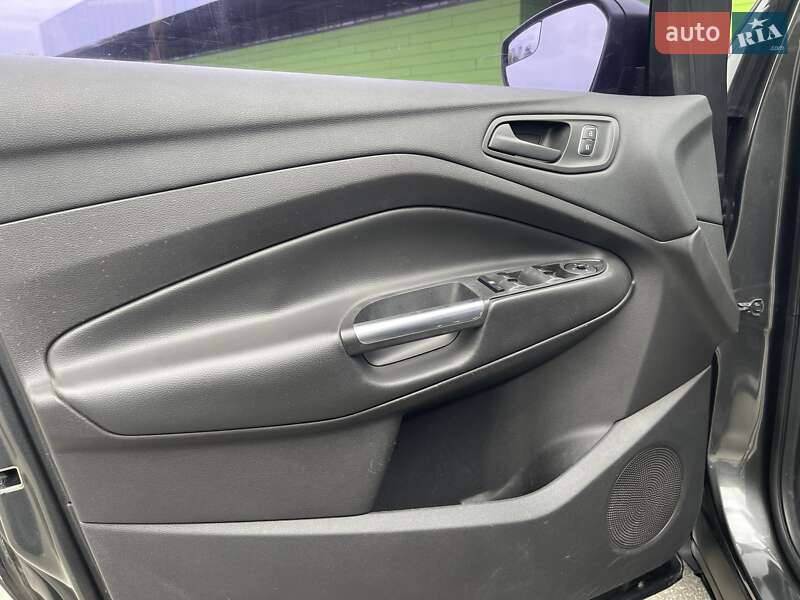 Внедорожник / Кроссовер Ford Escape 2018 в Киеве
