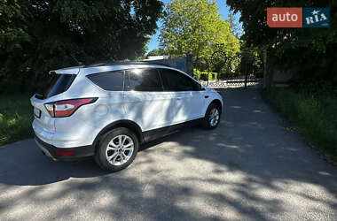 Внедорожник / Кроссовер Ford Escape 2017 в 