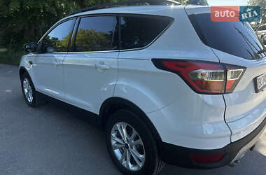 Внедорожник / Кроссовер Ford Escape 2017 в 