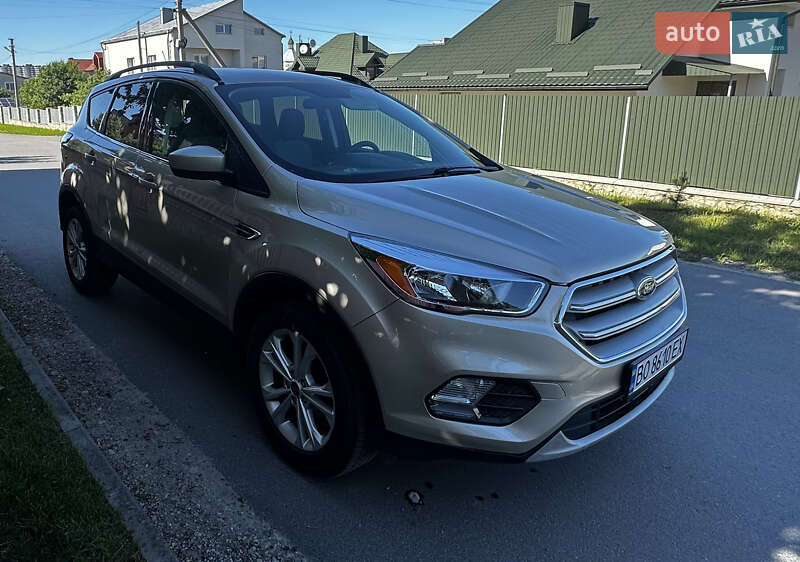 Позашляховик / Кросовер Ford Escape 2018 в Тернополі