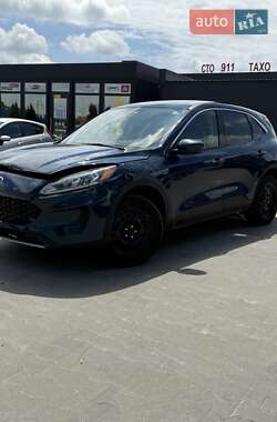 Внедорожник / Кроссовер Ford Escape 2019 в 