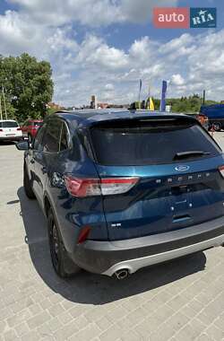 Внедорожник / Кроссовер Ford Escape 2019 в 