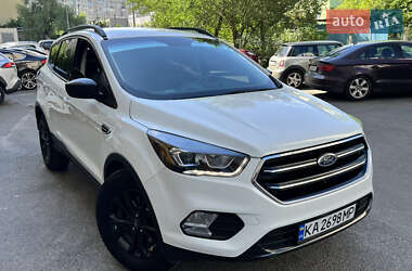 Позашляховик / Кросовер Ford Escape 2017 в Києві