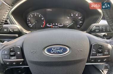Внедорожник / Кроссовер Ford Escape 2020 в 