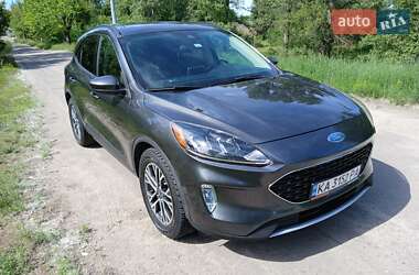 Внедорожник / Кроссовер Ford Escape 2020 в 