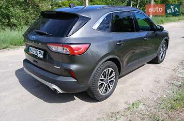 Внедорожник / Кроссовер Ford Escape 2020 в 