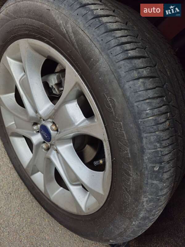 Позашляховик / Кросовер Ford Escape 2015 в Коростені