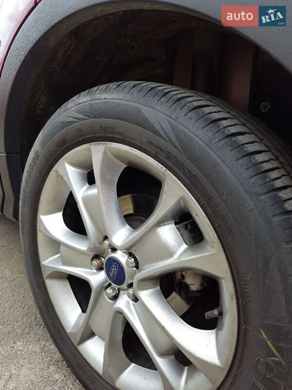 Позашляховик / Кросовер Ford Escape 2015 в Коростені