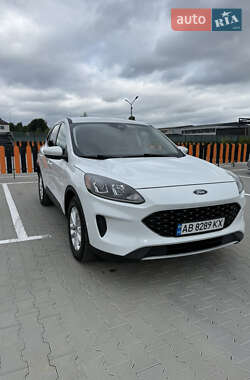 Внедорожник / Кроссовер Ford Escape 2021 в 