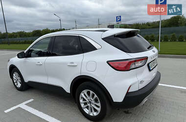 Внедорожник / Кроссовер Ford Escape 2021 в 