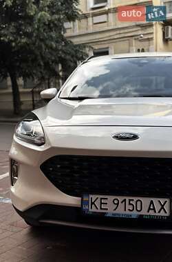 Внедорожник / Кроссовер Ford Escape 2019 в 