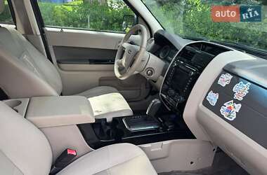 Позашляховик / Кросовер Ford Escape 2008 в 