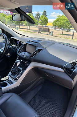 Внедорожник / Кроссовер Ford Escape 2012 в 