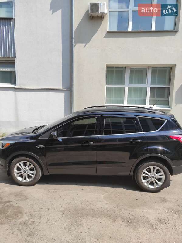 Внедорожник / Кроссовер Ford Escape 2018 в Виннице
