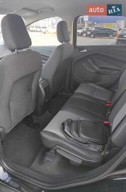 Внедорожник / Кроссовер Ford Escape 2018 в 