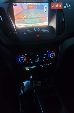 Внедорожник / Кроссовер Ford Escape 2018 в 
