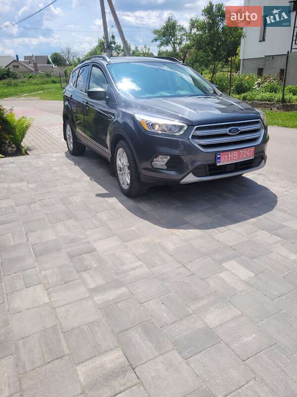 Внедорожник / Кроссовер Ford Escape 2018 в Ровно
