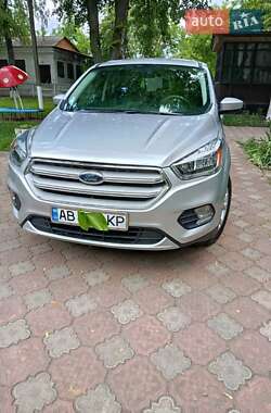 Внедорожник / Кроссовер Ford Escape 2019 в 