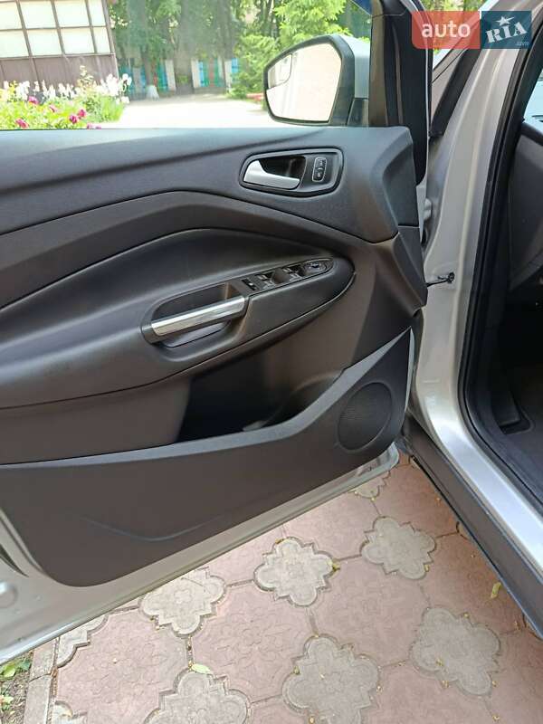 Внедорожник / Кроссовер Ford Escape 2019 в Бершади