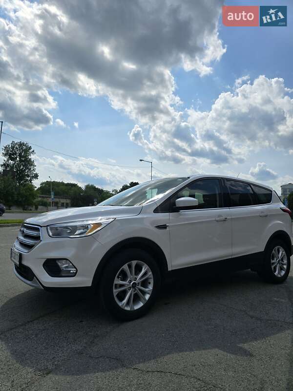 Внедорожник / Кроссовер Ford Escape 2019 в Львове