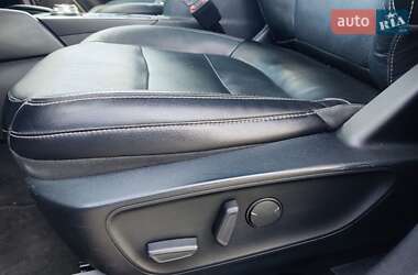 Внедорожник / Кроссовер Ford Escape 2019 в 