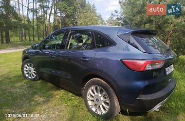 Позашляховик / Кросовер Ford Escape 2020 в 